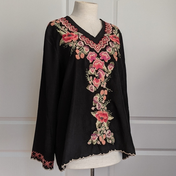 Boho Floral Embroidered Blouse V-Neck Long Wide Sleeves Multicolor Black M NWT - Picture 2 of 13